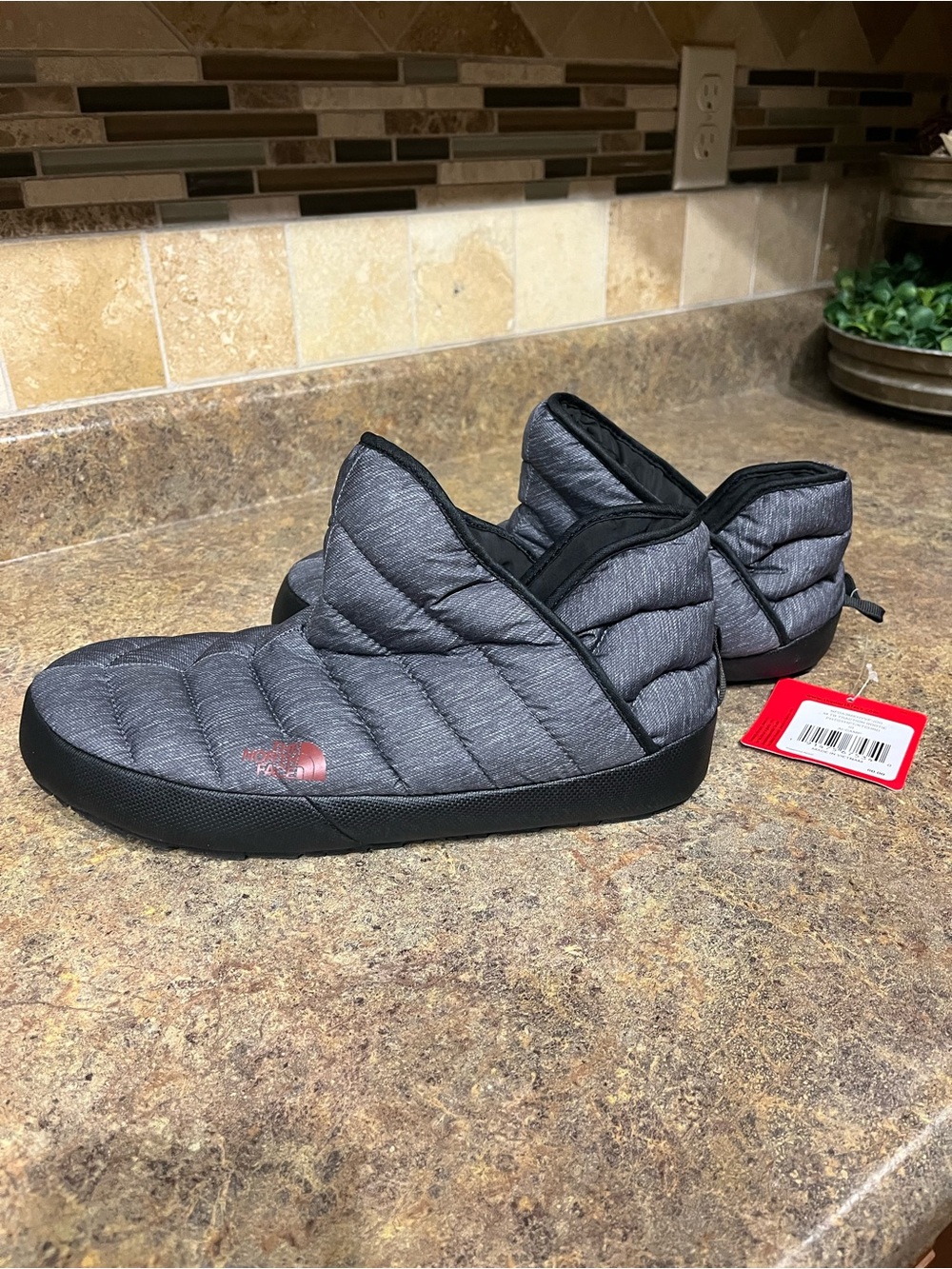 NWT The North Face ThermoBall Traction Bootie Men 10 Gray NF0A3MKHYVF winter